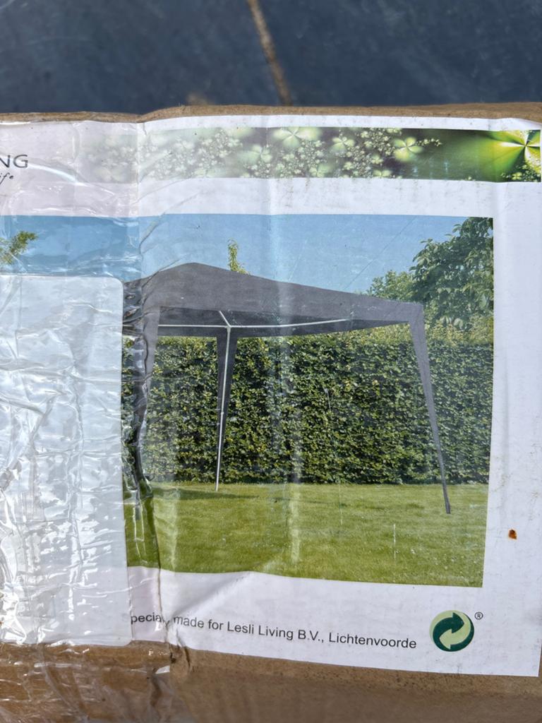 Nieuw Paviljoen Lesli Living - Ideaal voor tuinfeesten, Minder dan 4 meter, Nieuw, Paviljoen, 2 meter of meer