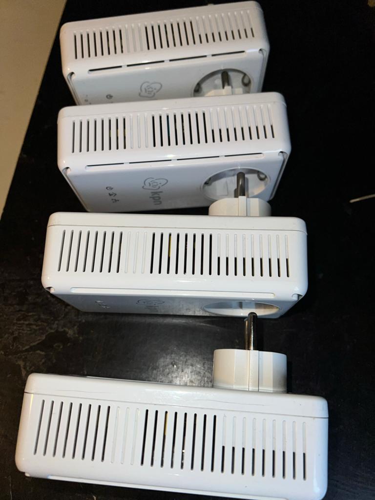 Verschillende Powerline Adapters en WiFi Range Extender, Ophalen of Verzenden, Gebruikt, Router