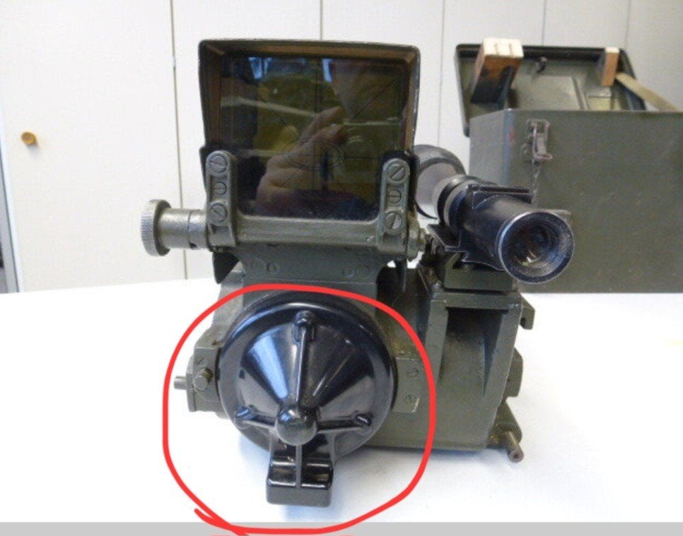 gezocht bakeliet deel voor de flak 38 visierkopf, Ophalen of Verzenden, Nederland