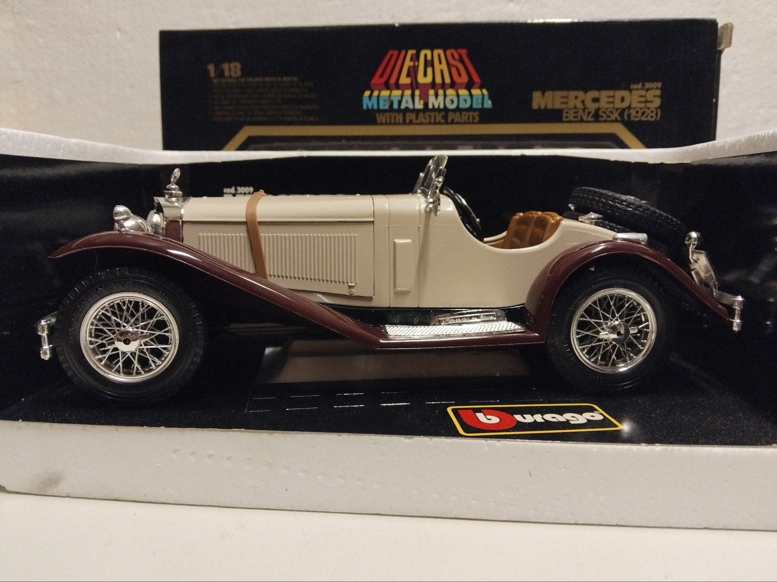 Mercrdes Benz SSK 1928 twotone bruin/creme Bburago 1:18 KRD, Hobby en Vrije tijd, Modelauto's | 1:18, Ophalen of Verzenden, Zo goed als nieuw