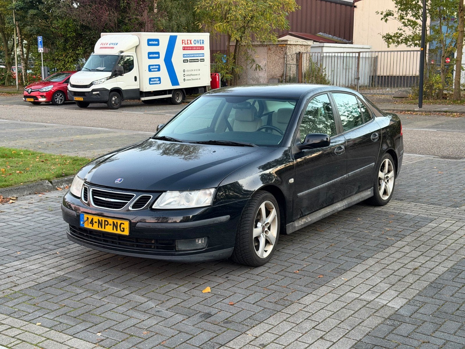 Saab 9-3 1.8 T Sport Sedan 2004 Zwart, Auto's, Voorwielaandrijving, 1998 cc, Stof, Beige