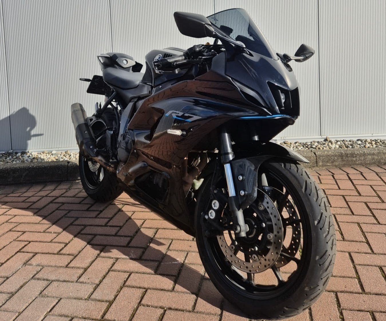 Yamaha R7 2022 Adrenaline uitvoering - Full Akra - België, 2 cilinders, Occasion, ABS, Super Sport