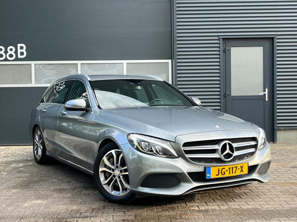 Mercedes C350e Estate Plug-in Hybrid / Luchtvering nieuw, Automaat, Achterwielaandrijving, Zwart, 4 cilinders