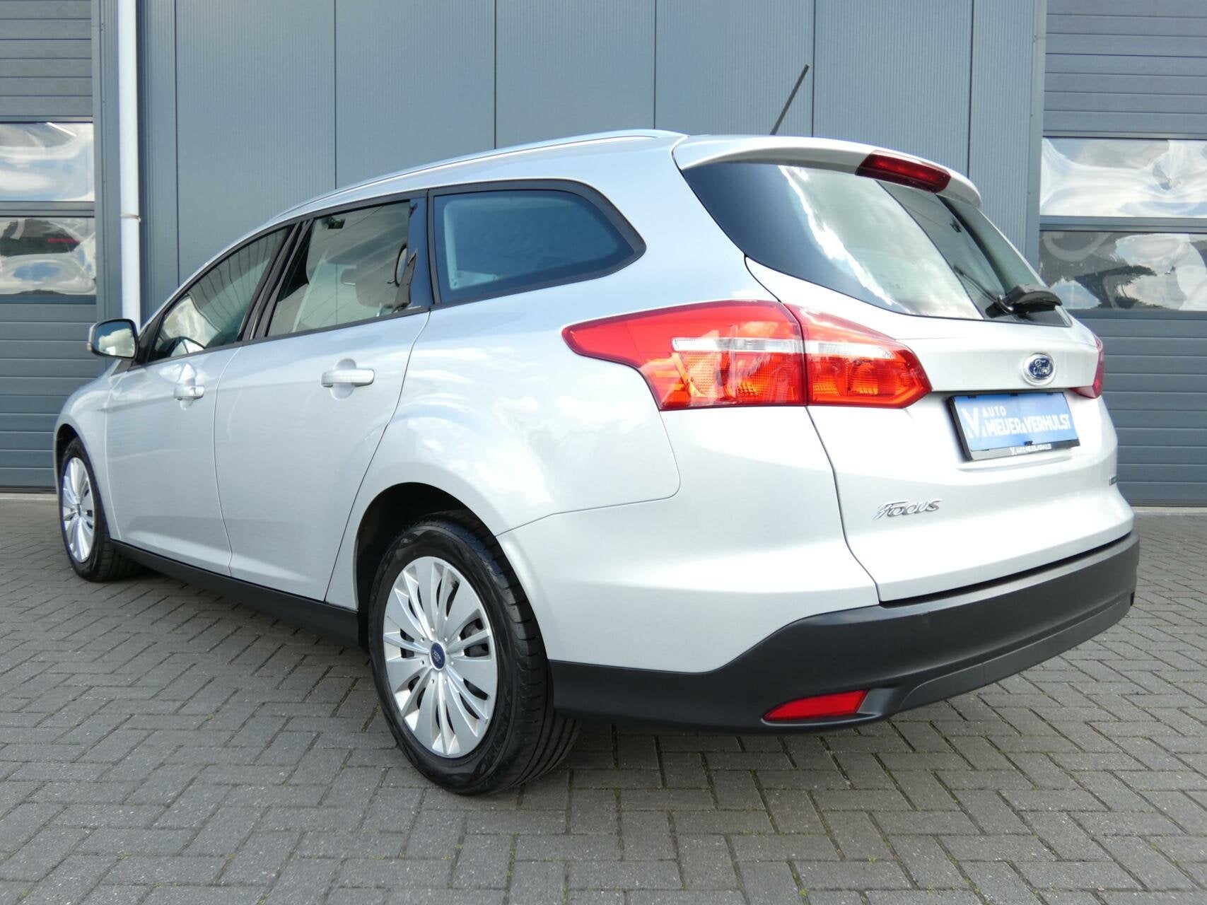 Ford Focus Wagon 1.0 100 PK Trend | AIRCO | 124000 KM!, Auto's, Gebruikt, Zwart, Handgeschakeld, USB