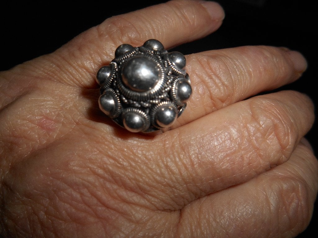 antieke zilveren  zeeuwse grote knop ring maat 17, Sieraden, Tassen en Uiterlijk, Ophalen of Verzenden, Zilver, Ring