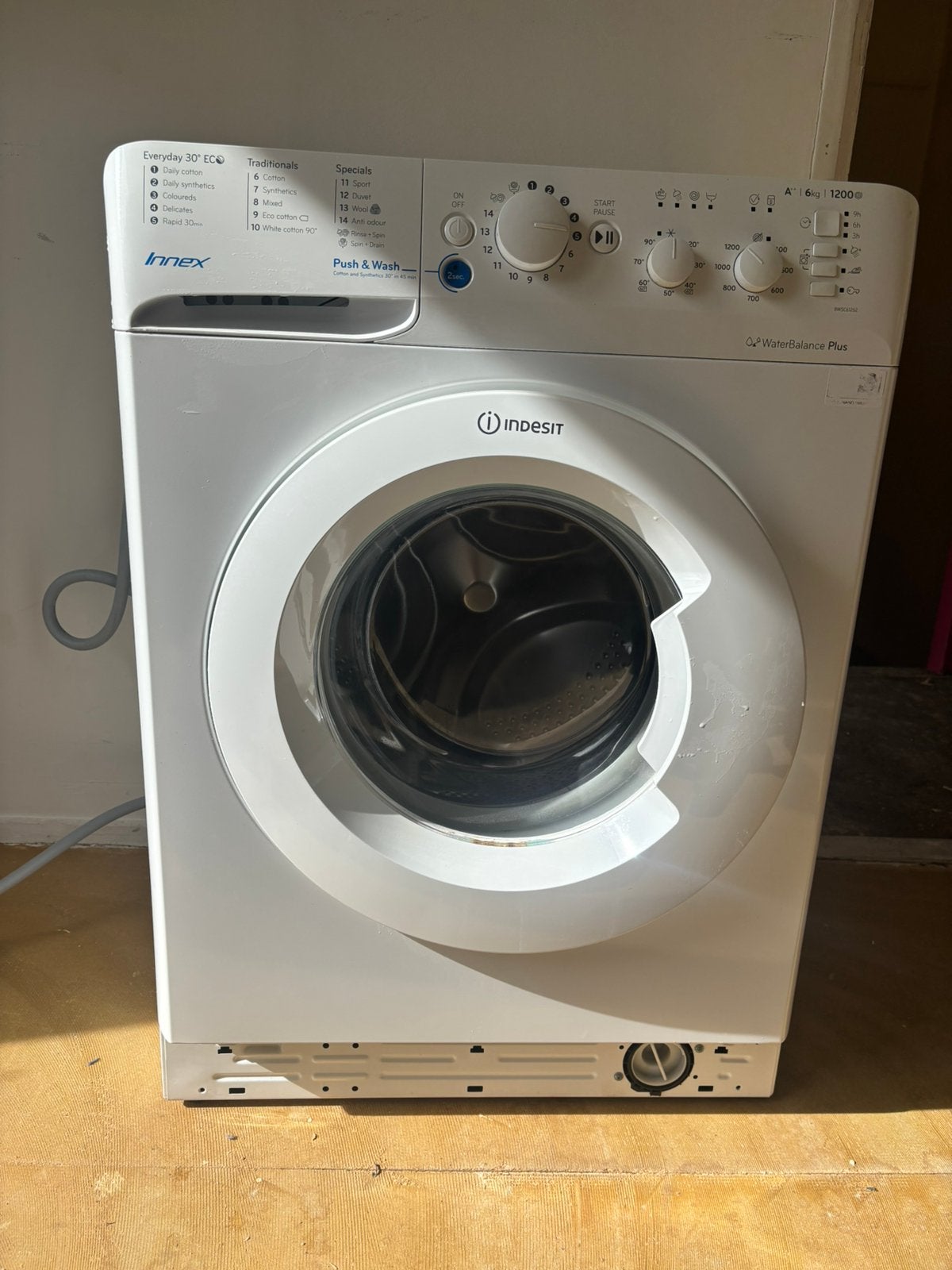 Ondiepe wasmachine Innex (45 cm diep), Ophalen, Voorlader, 85 tot 90 cm, Minder dan 1200 toeren