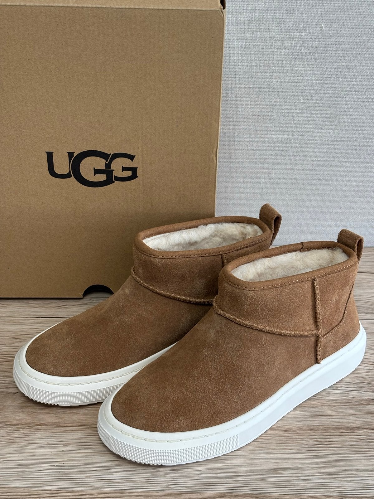 Ugg Alameda Mini Boot Dames Chestnut Bruin - Maat 36 - 1184, Bruin, Lage of Enkellaarzen, Nieuw, Ophalen of Verzenden