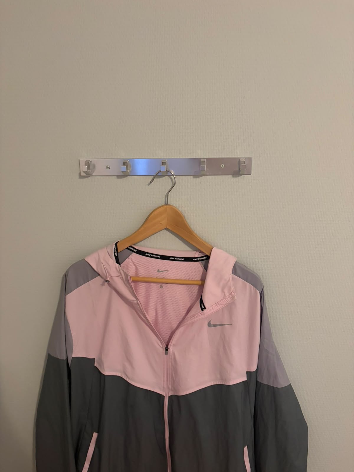 Nike Running Jacket Roze, Ophalen of Verzenden, Zo goed als nieuw, Maat 56/58 (XL), Roze
