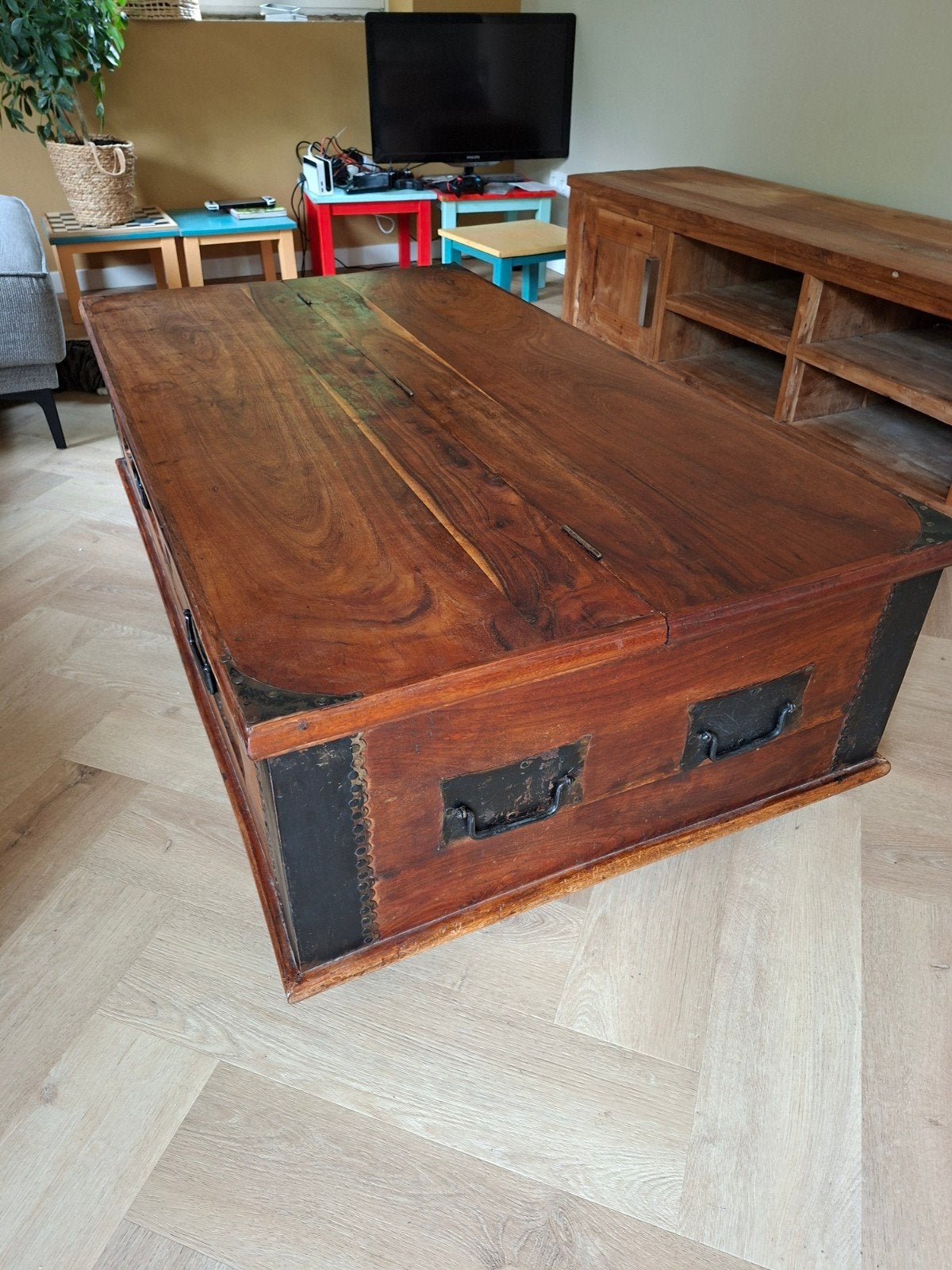 Robuuste houten dekenkist / salontafel, Huis en Inrichting, Ophalen, Gebruikt, 100 tot 150 cm, 50 tot 100 cm