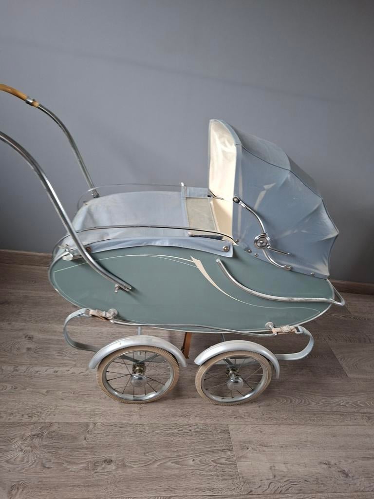 Kinderwagen uit grootmoederstijd., Ophalen, Gebruikt, Overige merken