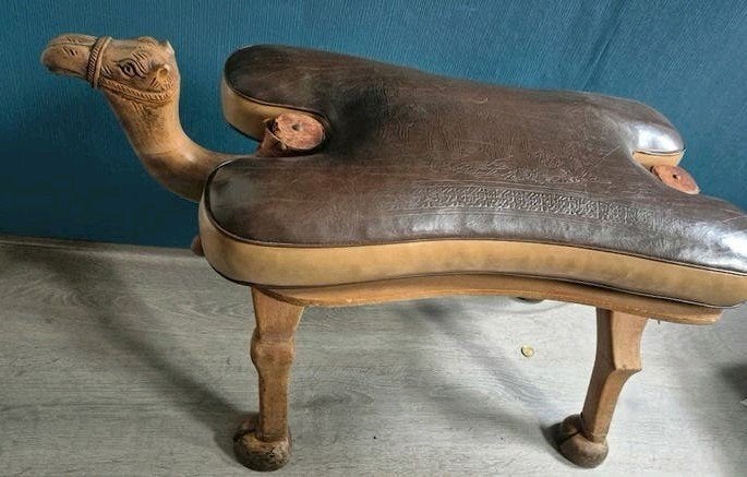 Vintage krukje  kameel, Ophalen, Hout