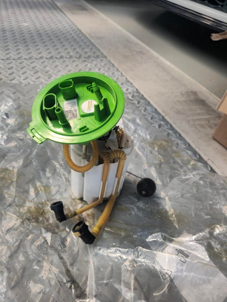 Brandstofpomp electrisch golf 7 r seat leon cupra 4drive, Ophalen of Verzenden, Gebruikt