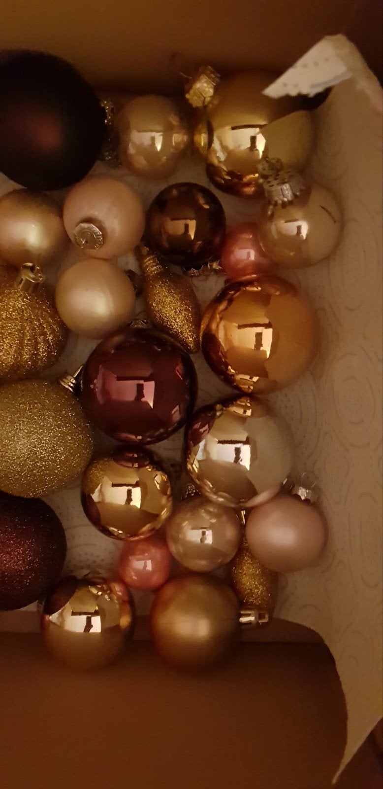heel veel kerstballen ... sterren ... ook nog rode ballen, Ophalen