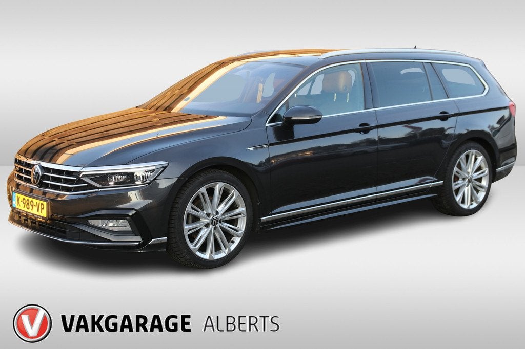 Volkswagen Passat Variant 1.5 TSI R-Line Business + / Navi /, Auto's, 730 kg, Euro 6, 4 cilinders, 150 pk