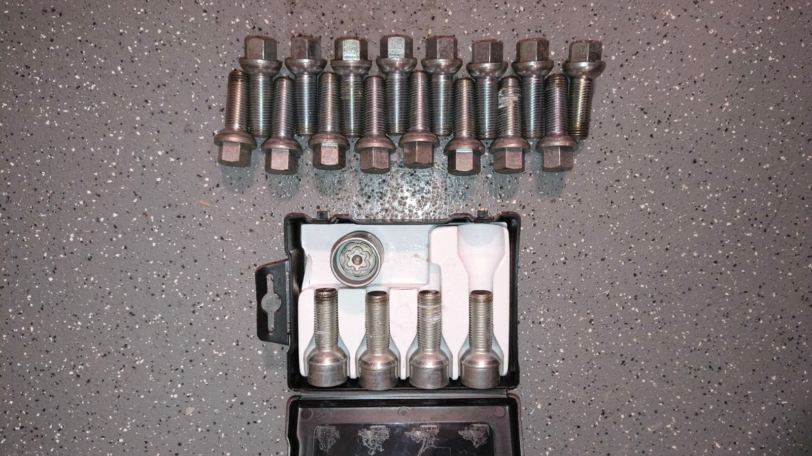 20 Wielbouten M14x1,5 35mm Bolconisch + Slotbouten, Ophalen of Verzenden, Gebruikt, BMW