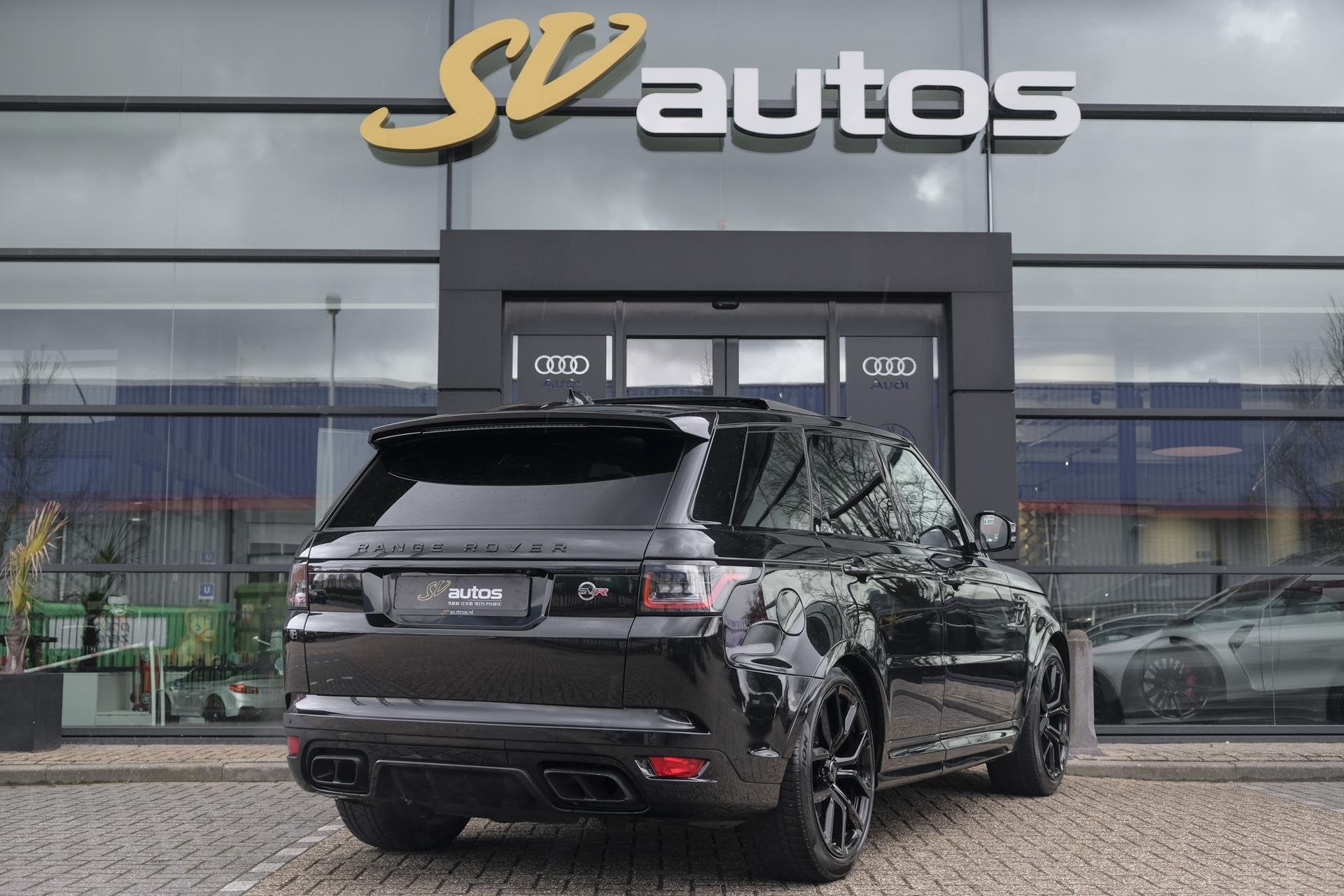 Land Rover Range Rover Sport P575 SVR 575pk Panoramadak *BTW, Auto's, Land Rover, Automaat, Zwart, Leder, Bedrijf