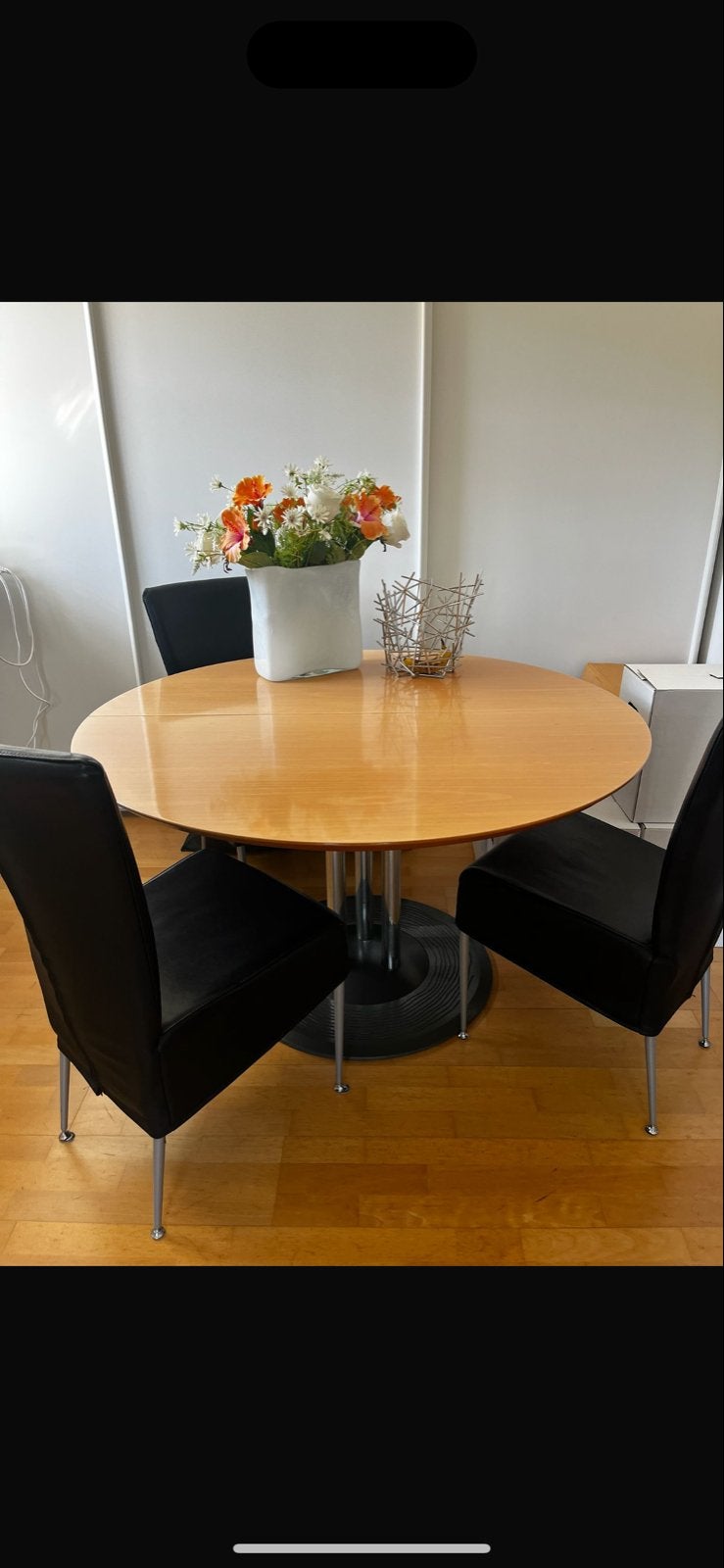 Leolux tafel met stoelen, Huis en Inrichting, Tafels | Eettafels, Ophalen, 100 tot 150 cm, Rond, Zo goed als nieuw