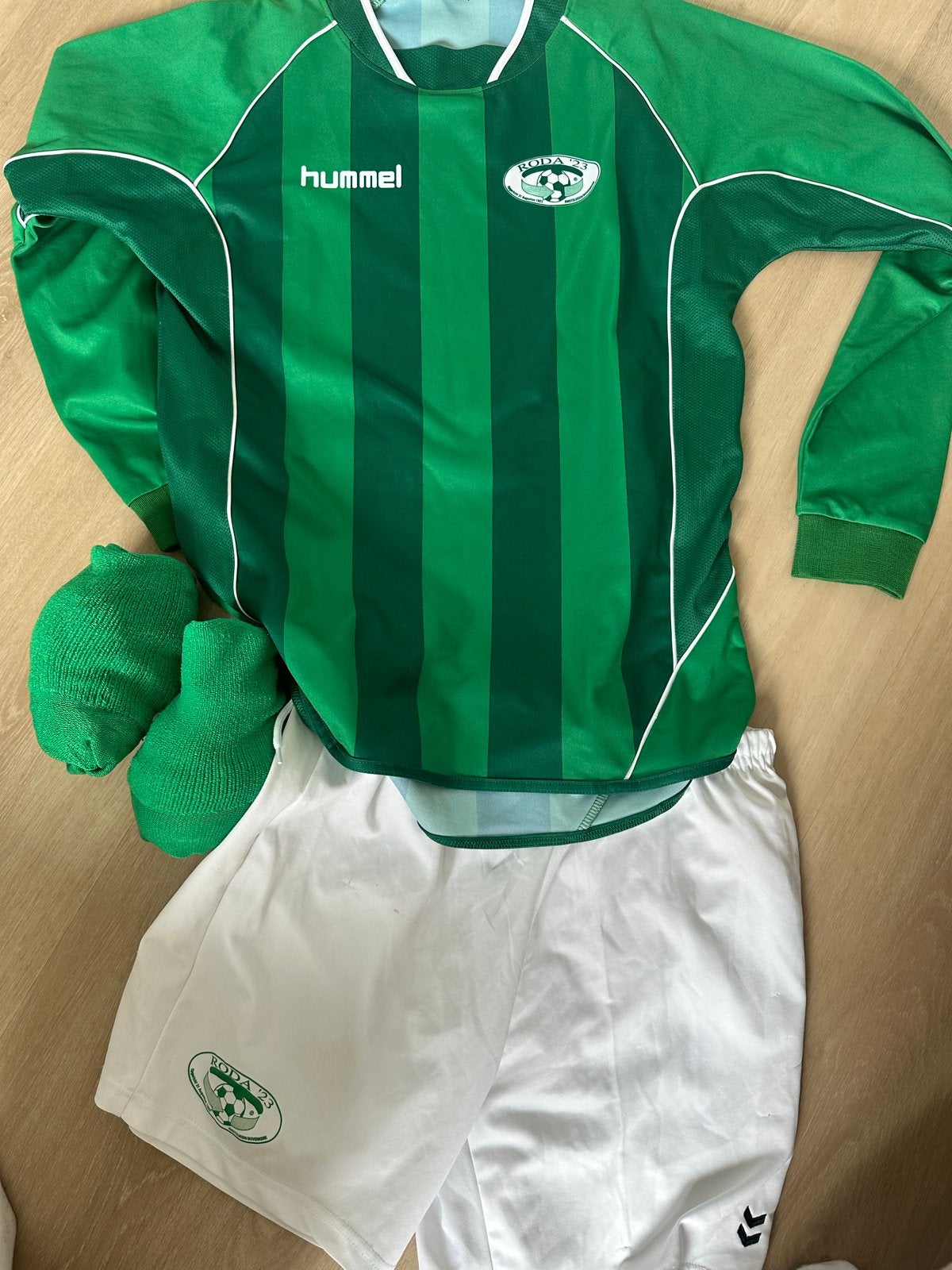 Hummel Roda '23 Voetbaltenue - Shirt, Broekje, Sokken, Sport en Fitness, Set, Maat L, Ophalen of Verzenden, Zo goed als nieuw