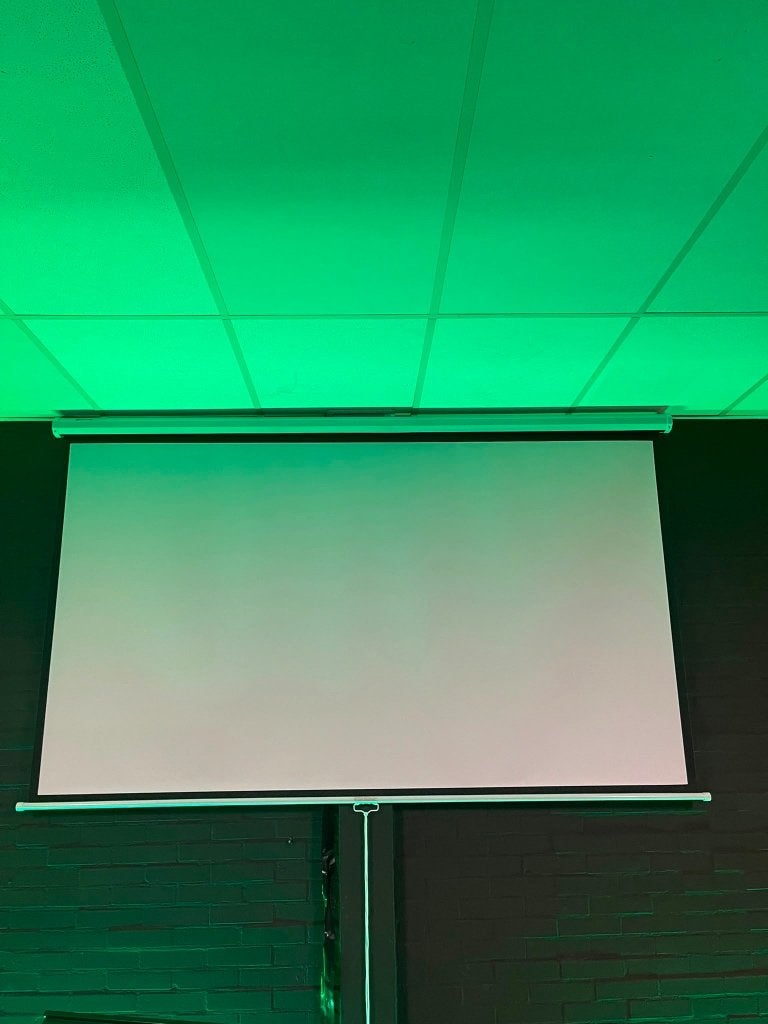 Yaber 2KS Projector + Projector Scherm Te Koop, Ophalen, Zo goed als nieuw, LED, Ultra HD (4K)