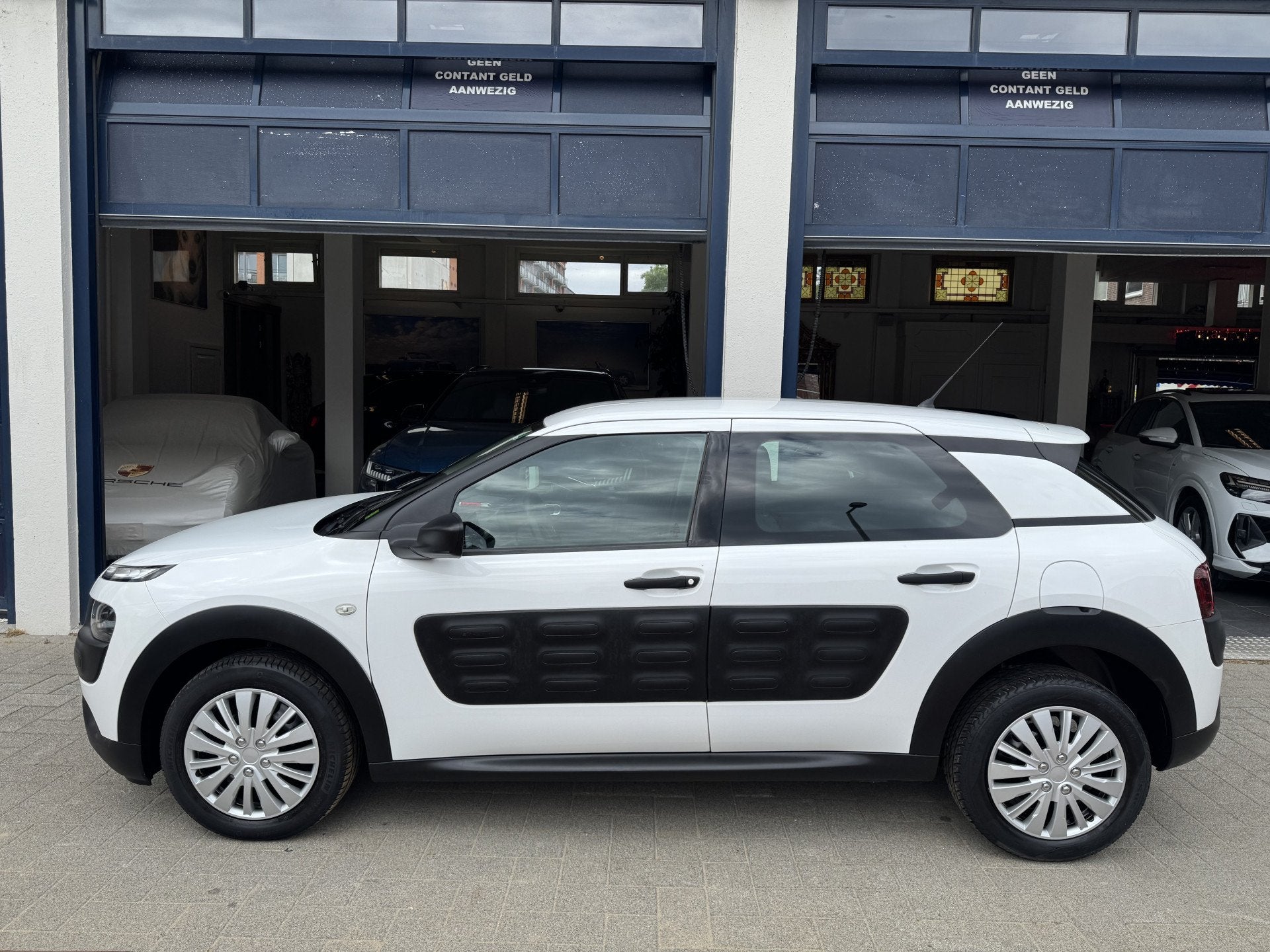 Citroën C4 Cactus 1.2 PureTech Live NL AUTO (bj 2016), Auto's, Voorwielaandrijving, Gebruikt, 1199 cc, 82 pk
