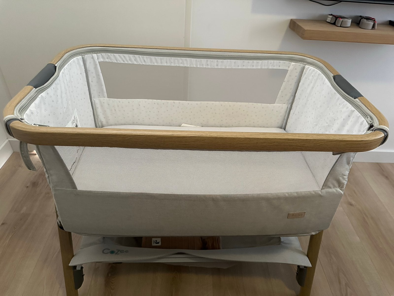 Tutti Bambini CoZee Bedside Wieg, Kinderen en Baby's, Babywiegjes en Ledikanten, Ophalen, Zo goed als nieuw, Wieg