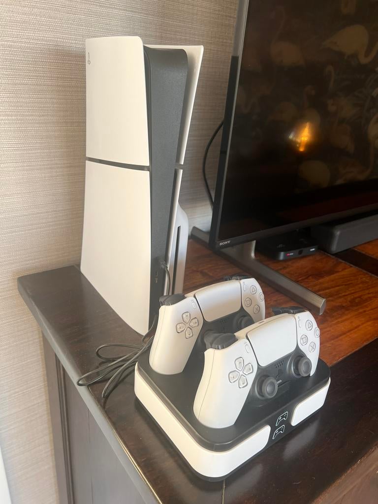SONY PlayStation 5 1TB + 2 DualSense draadloze controllers, Ophalen of Verzenden, Zo goed als nieuw