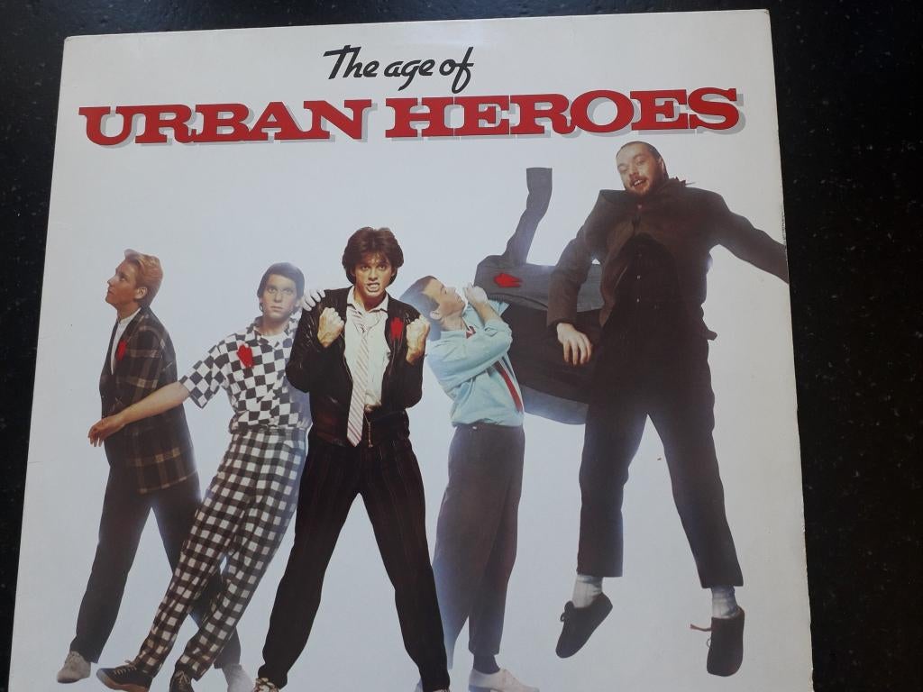 URBAN HEROES - THE AGE OF URBAN HEROES - NEW WAVE - LP, Ophalen of Verzenden, Zo goed als nieuw, Overige formaten