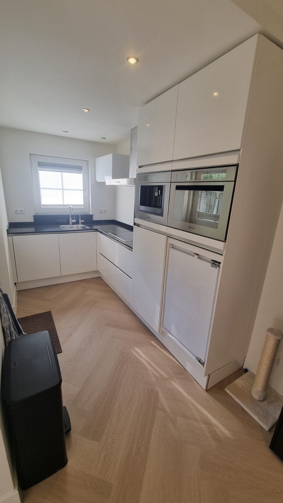 Complete keuken met Siemens, Bosch en Bauknecht apparatuur, Gebruikt, Wit, Hoekkeuken, Graniet of Steen