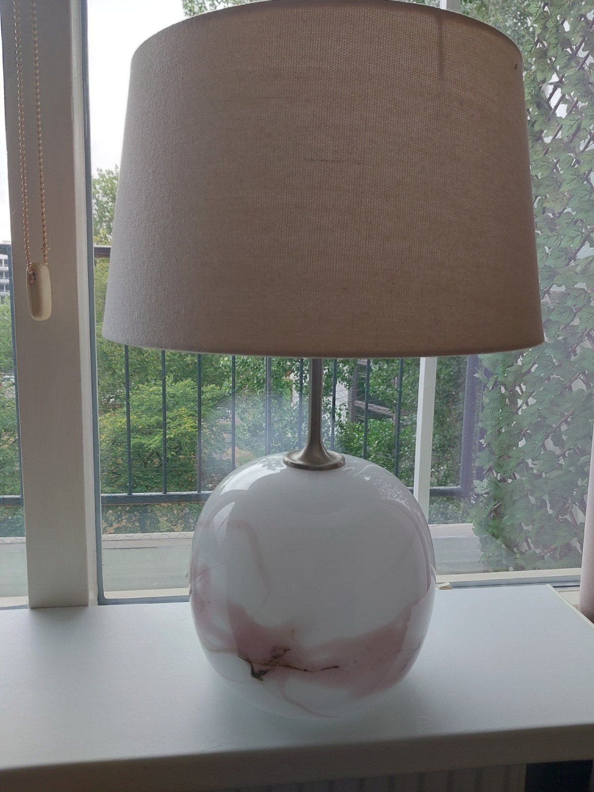 Marmeren tafellamp met beige kap - 23cm hoog, Beige, Gebruikt, Textiel, Ophalen of Verzenden