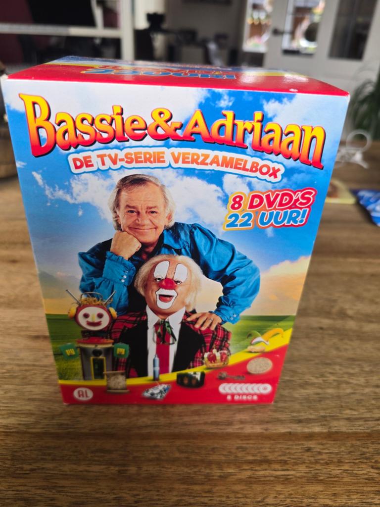 Bassie & Adriaan De TV-Serie Verzamelbox - 8 DVD's, Cd's en Dvd's, Alle leeftijden, Boxset, Ophalen of Verzenden, Zo goed als nieuw