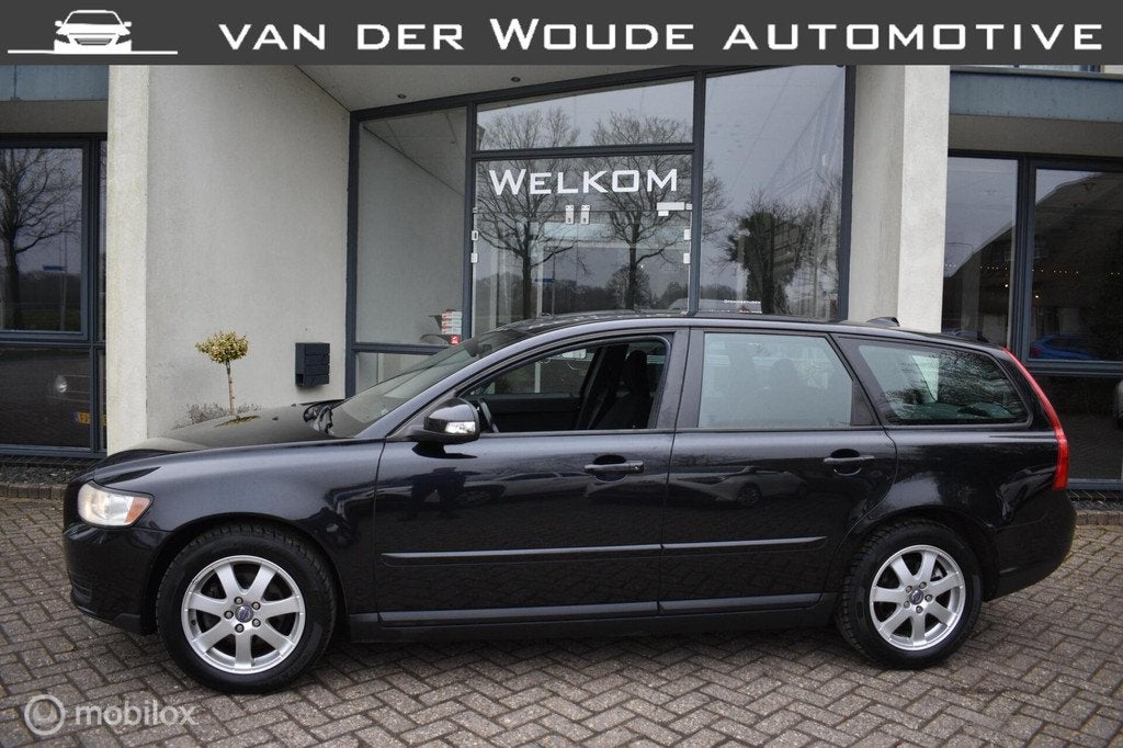 Volvo V50 1.6 Edition I 2010|Airco|Cruise|Navi, Auto's, Voorwielaandrijving, 4 cilinders, Zwart, 57 €/maand
