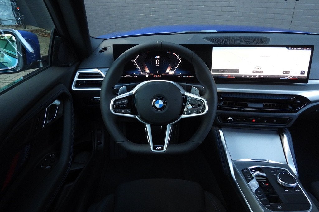 BMW 2 Serie Coupe 218i M Sport Automaat / Achteruitrijcamera, Auto's, BMW, Automaat, 1998 cc, Zwart, Nieuw