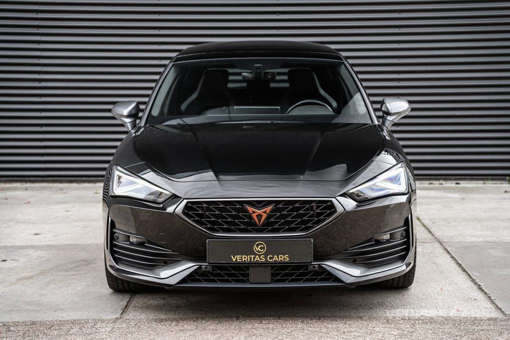 Cupra Leon 1.5 eTSI Business Edition 150PK|Pano|Camera|ACC|L, 4 cilinders, 150 pk, Leon, Zwart