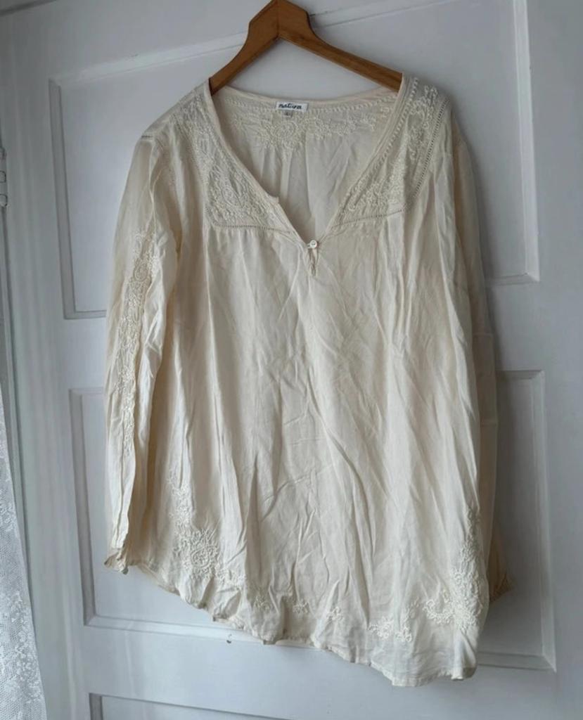 Romantisch creme geborduurde tuniek blouse Natura L 40 42, Ophalen of Verzenden, Zo goed als nieuw, Maat 38/40 (M), Overige kleuren