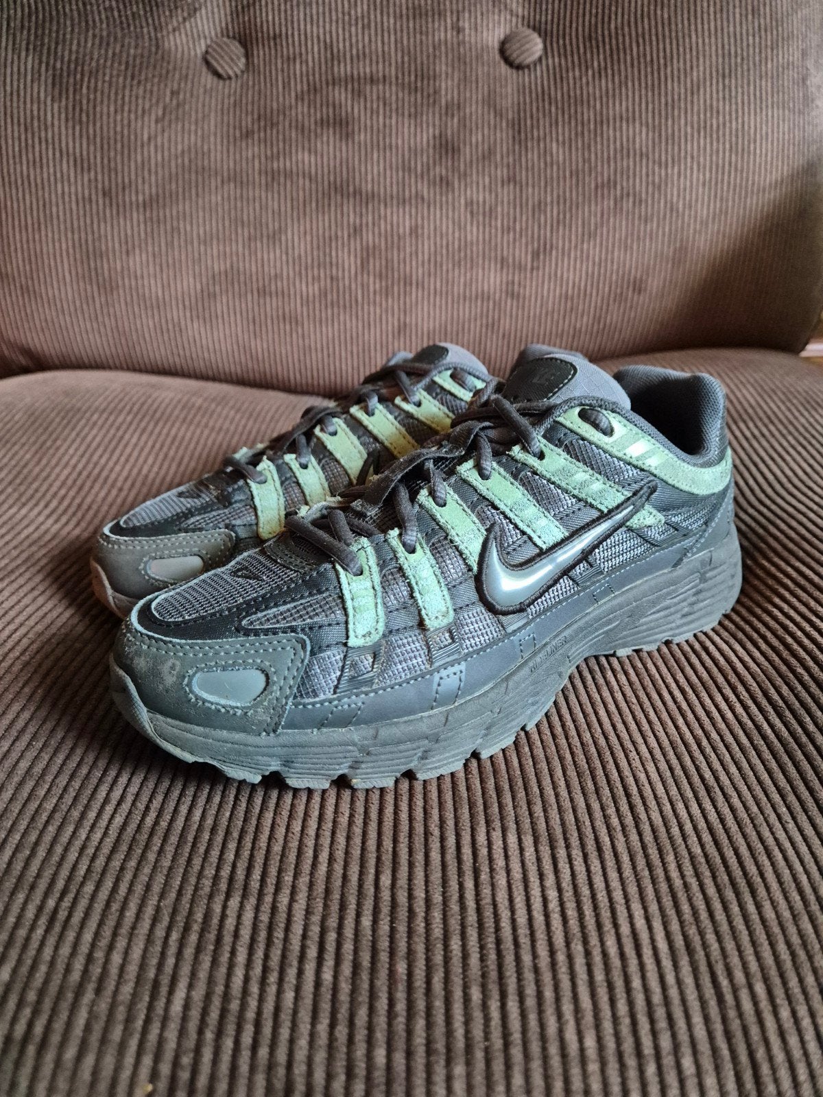 Nike P-6000 - 'Army Green' - Maat 37.5, Nike, Ophalen of Verzenden, Groen, Sneakers of Gympen