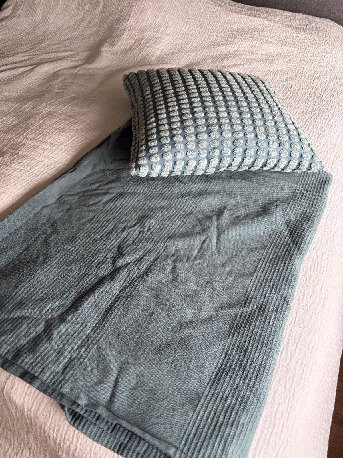 IKEA kussenhoes en plaid set, Huis en Inrichting, Woonaccessoires | Kussens, Zo goed als nieuw, Sierkussen, Groen, Vierkant, Overige merken
