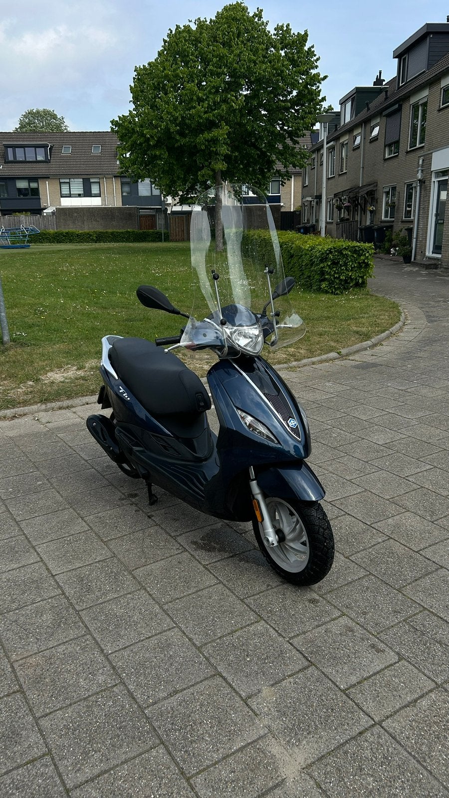 Piaggio Fly 2017 Blauw, Fietsen en Brommers, Scooters | Piaggio, Ophalen, Zo goed als nieuw, Benzine, Fly