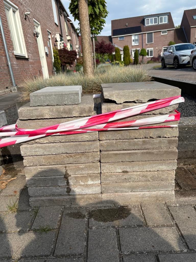 Gratis 18 gebruikte stoeptegels 30x30, Tuin en Terras, Ophalen, Gebruikt, Beton, Terrastegels