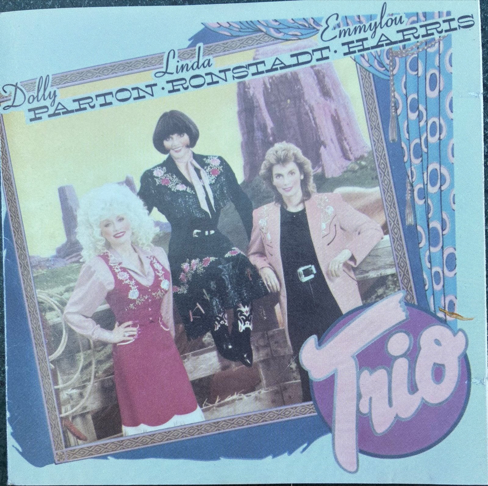 CD Trio - Dolly Parton, Linda Ronstadt, Emmylou Harris, Ophalen of Verzenden, Zo goed als nieuw, Inclusief boekje, Folk
