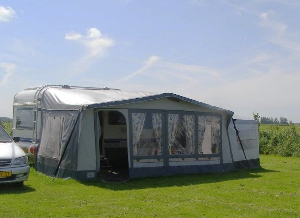 Hobby 495 UL caravan met mover en voortent, Caravans en Kamperen, Caravans, 2 aparte bedden, Kachel, Rondzit, Hobby