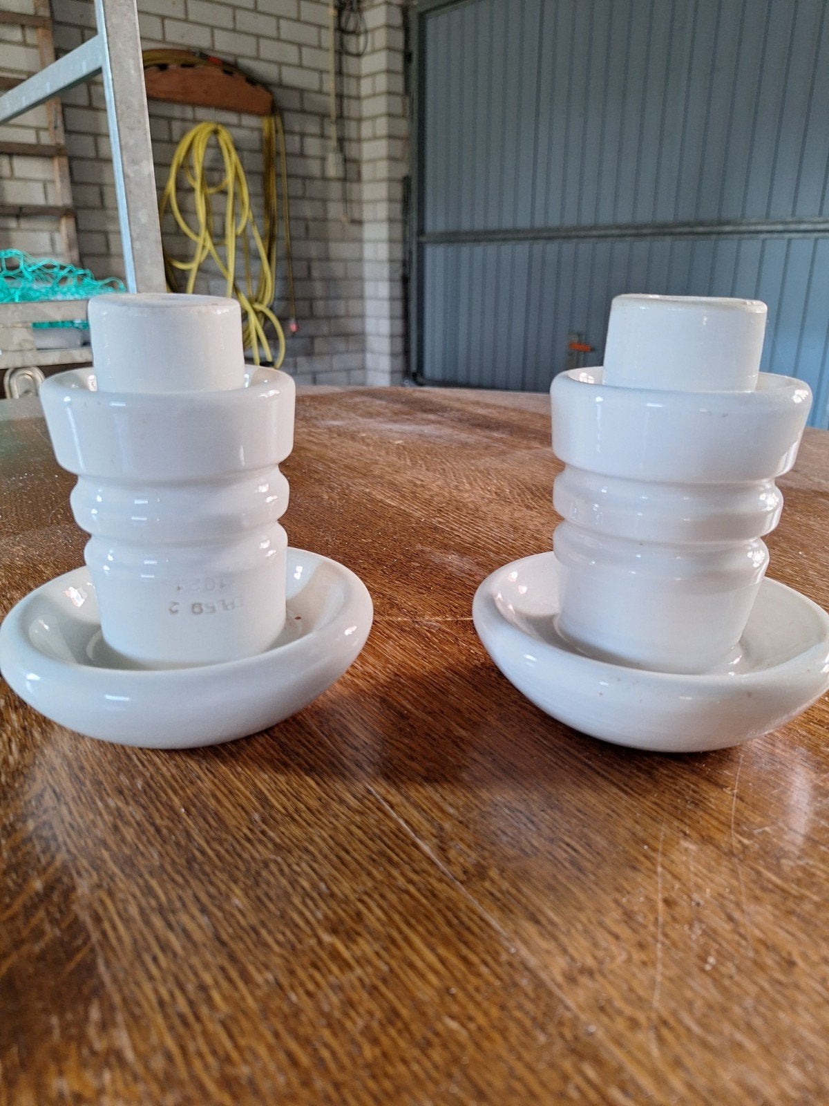 2x Porseleinen Hoogspanningsmast Isolator Kaarsenstandaard, Antiek en Kunst, Ophalen of Verzenden