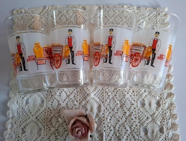 4 Dezelfde glazen met melkkarren, VAMI, Ophalen of Verzenden