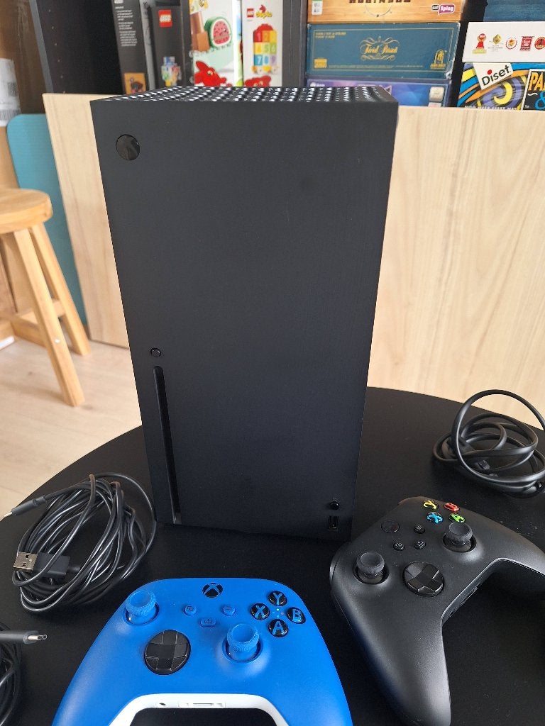 Xbox Series X 1TB + 2 controllers, Ophalen, Zo goed als nieuw, Xbox Series X