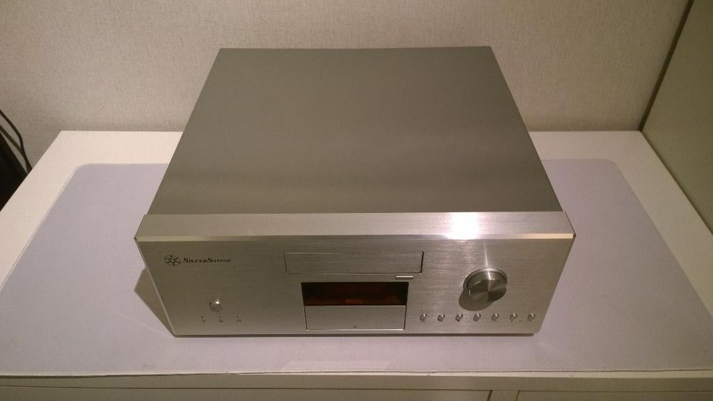 SilverStone Retro Gaming HTPC, Core 2 Duo, Win XP, GT630, Computers en Software, Vintage Computers, Ophalen