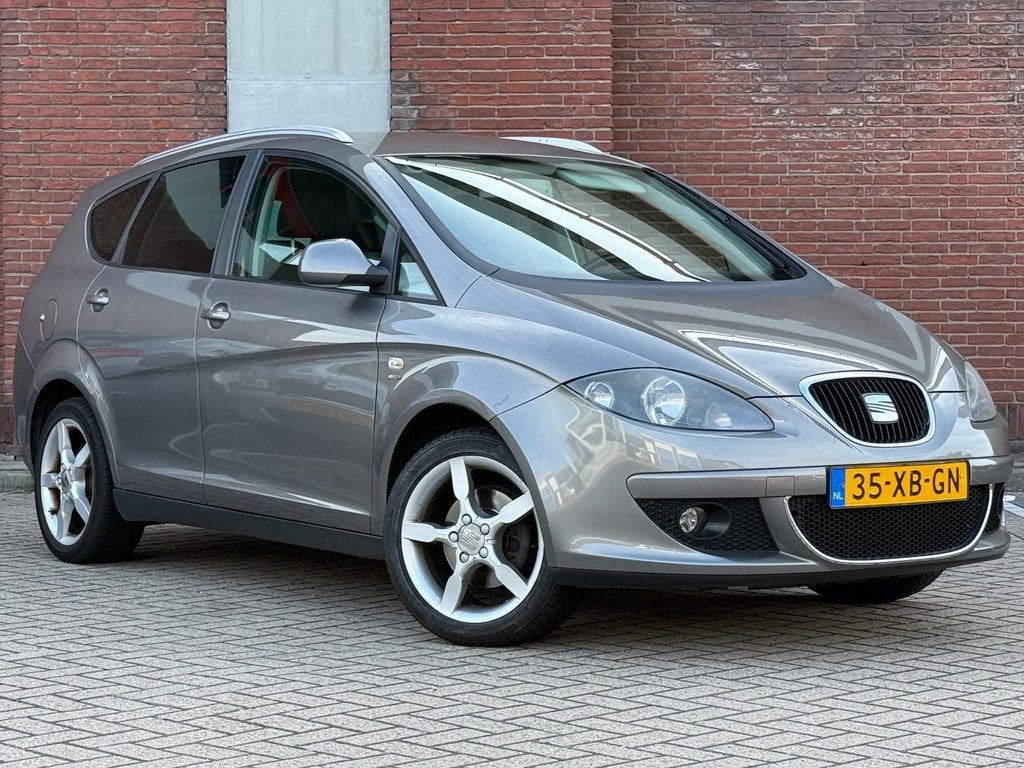 Seat Altea XL 2.0 FSI Stylance|AUTOMAAT|CLIMA|CRUISE|TREKHAA, 4 cilinders, Euro 4, Zilver of Grijs, 750 kg