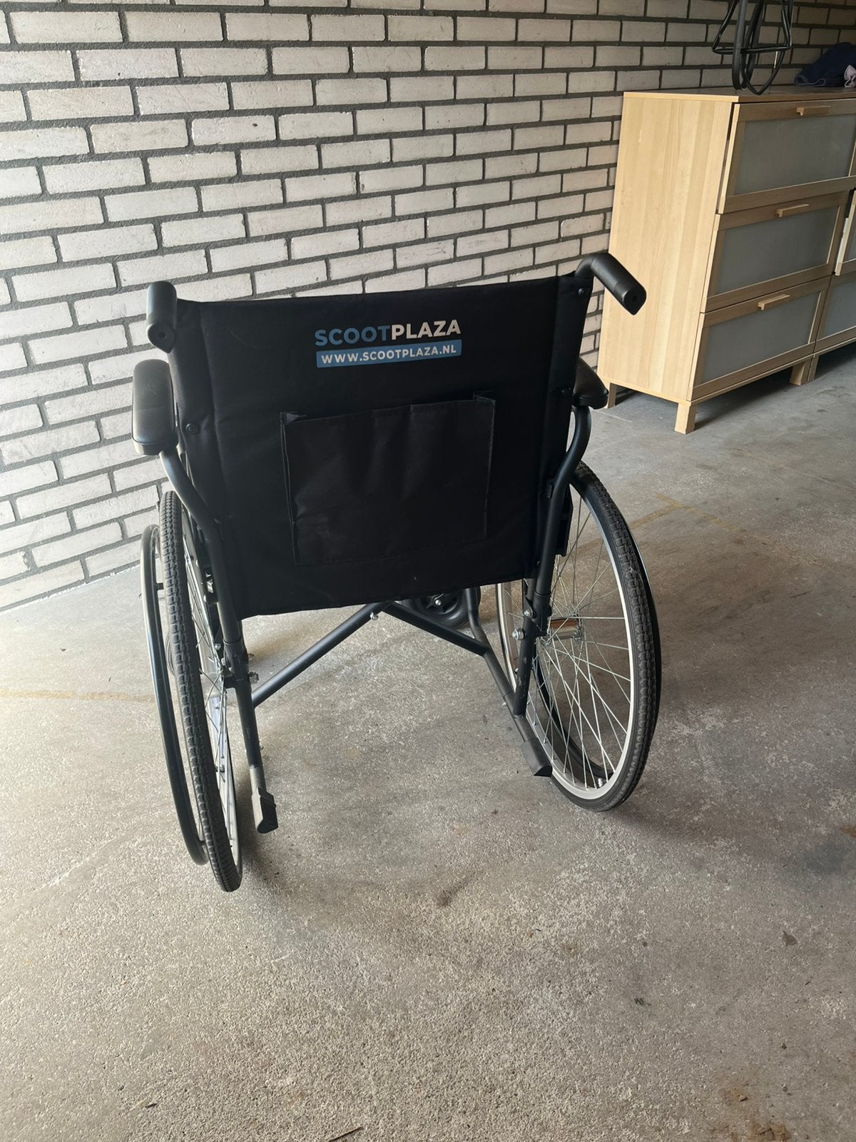 Rolstoel van scootplaza, zwart, zitting 50 cm breed, Ophalen, Inklapbaar, Zo goed als nieuw, Duwrolstoel
