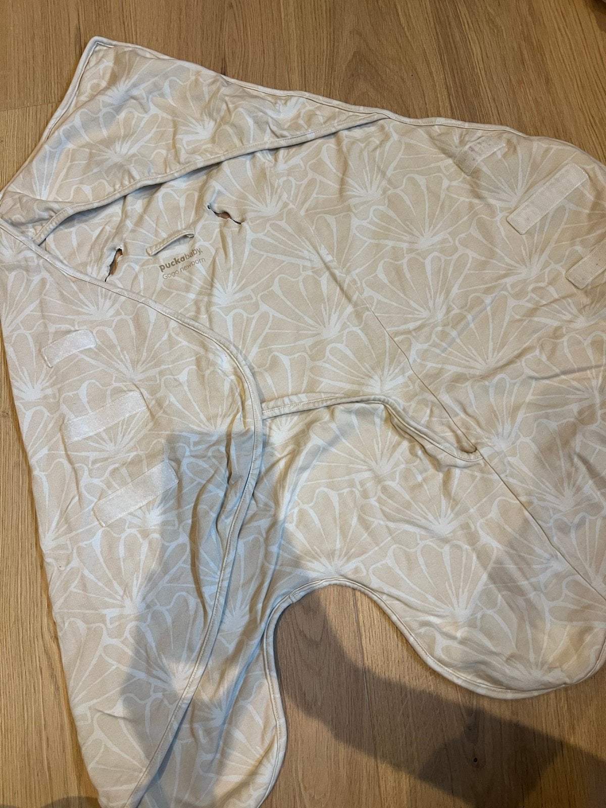 Puckababy Gogo Newborn wikkeldoek - Zandkleurige schelpenpri, Kinderen en Baby's, Verzenden, Zo goed als nieuw, Overige typen