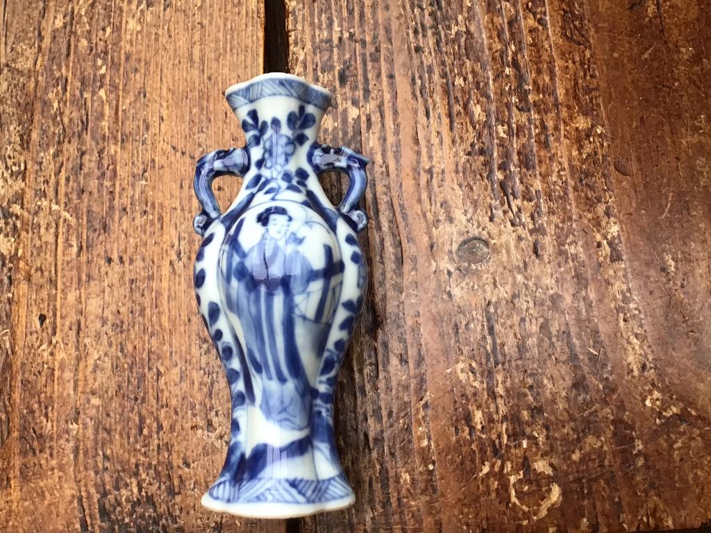 Antiek Chinees porselein miniatuur vaas. Kangxi  omstr.1700, Ophalen of Verzenden