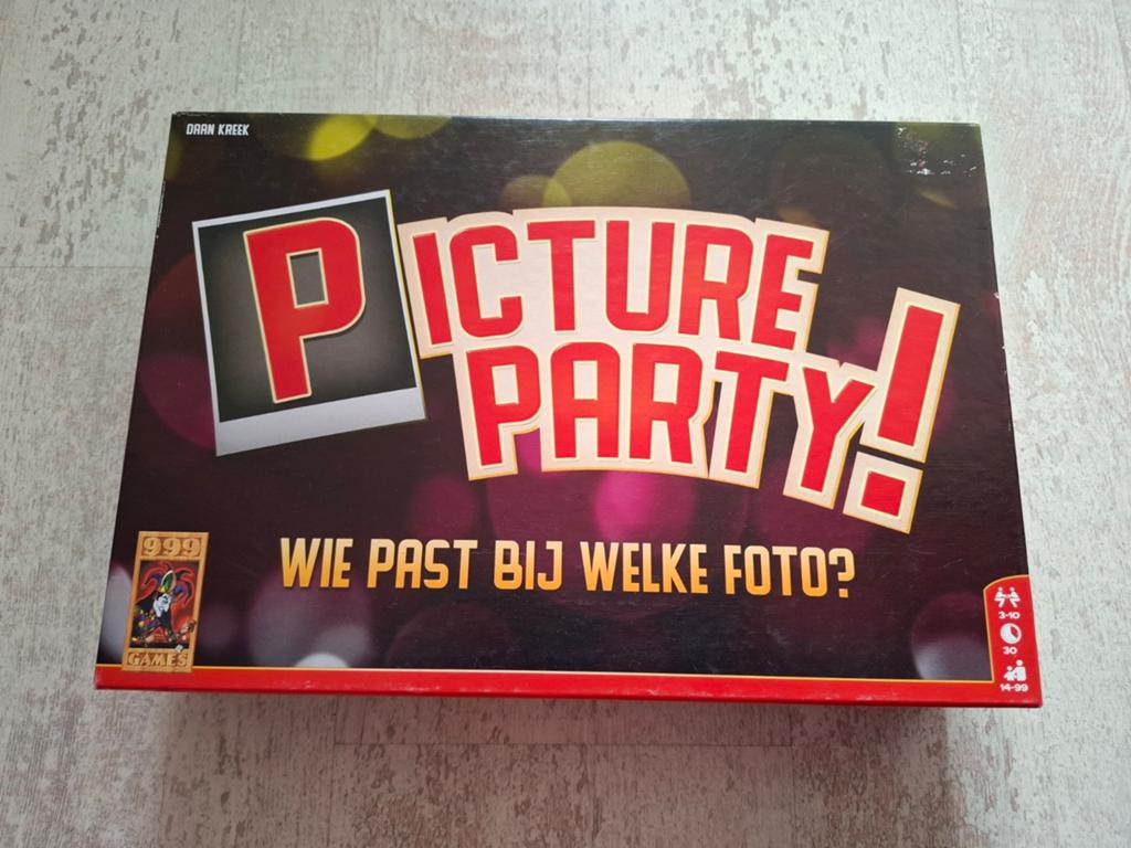 Picture Party wie past bij welke foto nieuw spel, Vijf spelers of meer, Ophalen of Verzenden, Nieuw, 999 games