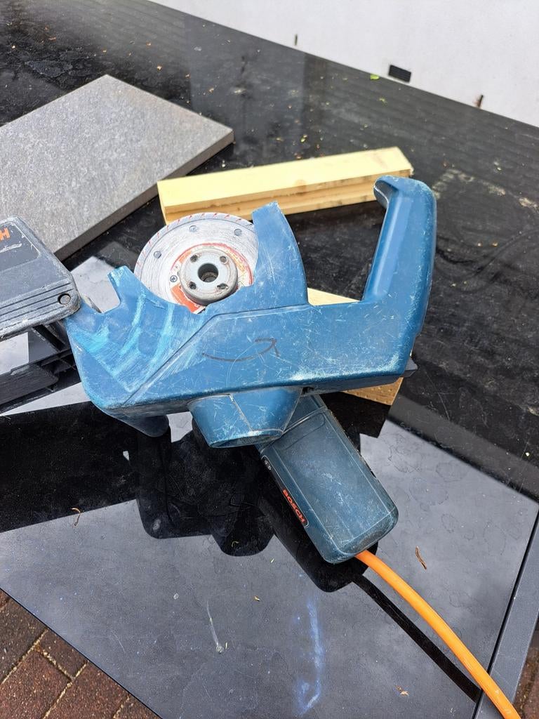 Bosch GNF 20 CA Muurfrees - 900W, 115mm, Ophalen, Gebruikt